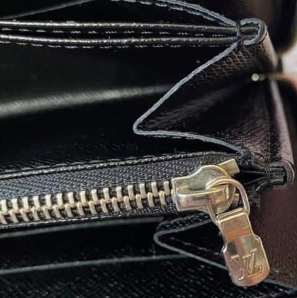 Authentic Louis Vuitton Epi Leather Zippy Zip Around Wallet - Picture 11 of 11